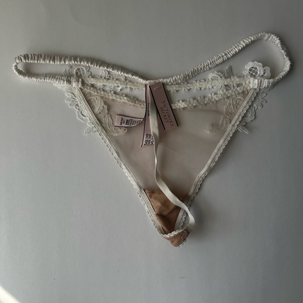 Victoria Secret g string - Picture 2 of 2